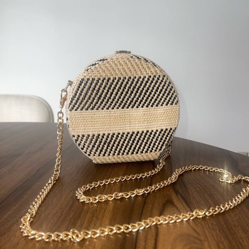 Chic Round Bag with Gold Chain